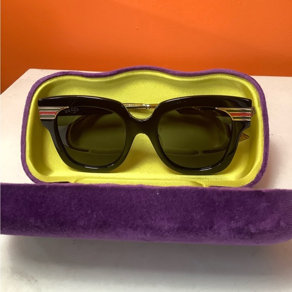 Gucci Signature Web Sherry Line Shades - Picture 5 of 13